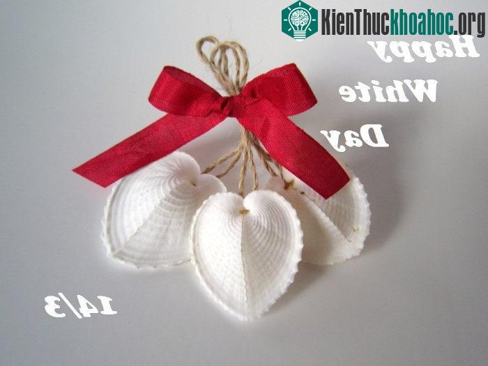 Valentine Trắng là dịp để các bạn trẻ đáp lại tình cảm người thương yêu mình.