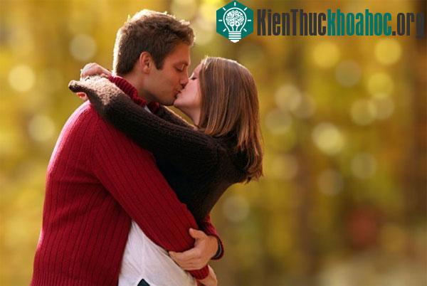 Tại sao mọi người hôn nhau?