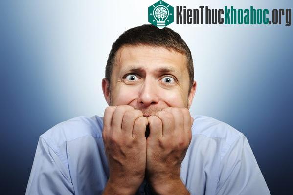Sự thiếu tự tin khiến chúng ta... sung sướng hơn khi người khác thất bại.