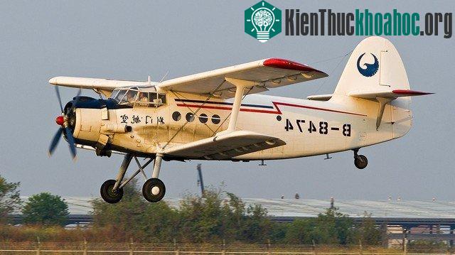 Một chiếc Shijiazhuang Y-5 của Trung Quốc
