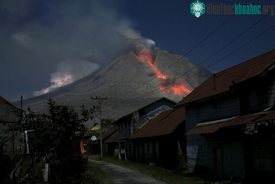 Ảnh Beawiharta / Reuters.