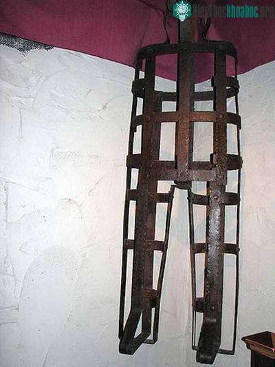 Quan tài sắt