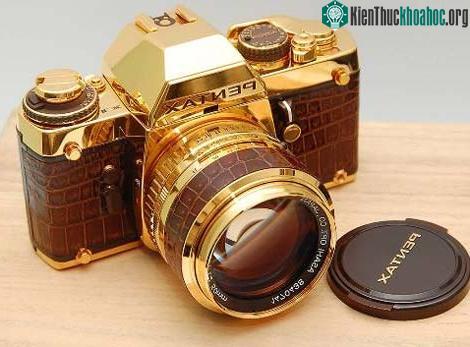 Các đồ vật dát vàng luôn thể hiện sự giàu có và có vẻ đẹp lộng lẫy.