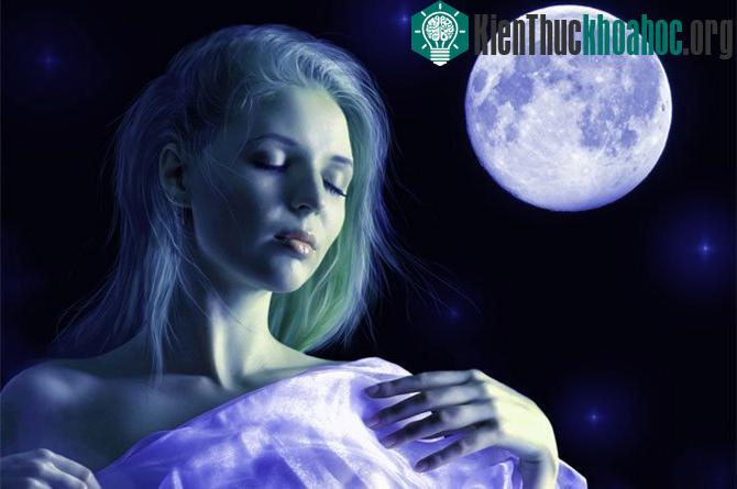 Nước bọt "thần thánh" và ánh trăng