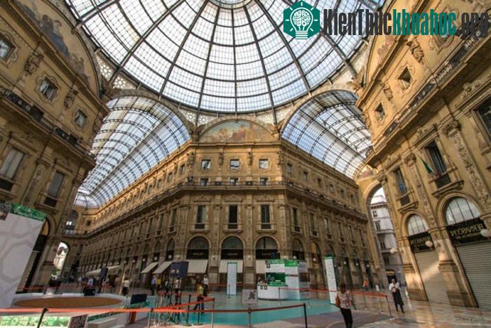 Galleria - con đường mua sắm có mái vòm kính độc đáo
