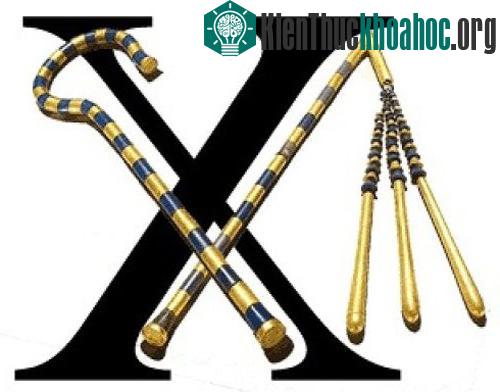 Kí tự X có nguồn gốc chính từ hình ảnh hai chiếc néo và chiếc móc bắt chéo với nhau và đó là biểu tượng của cái chết và sự tái sinh