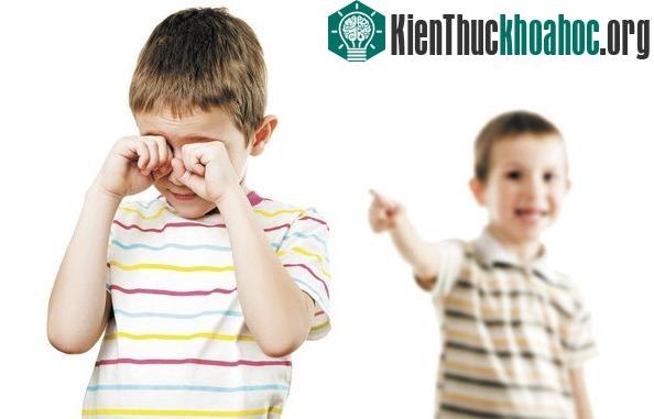 Lý giải vì sao con người thích nhìn người khác thất bại