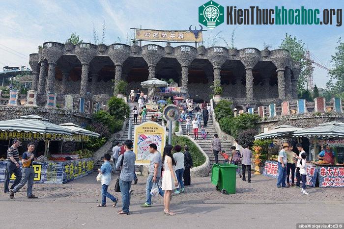 Những nhà vệ sinh đặc biệt ở Trung Quốc ảnh 5