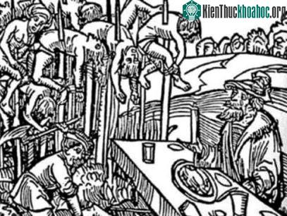 16 phương pháp tra tấn rợn người thời Trung Cổ