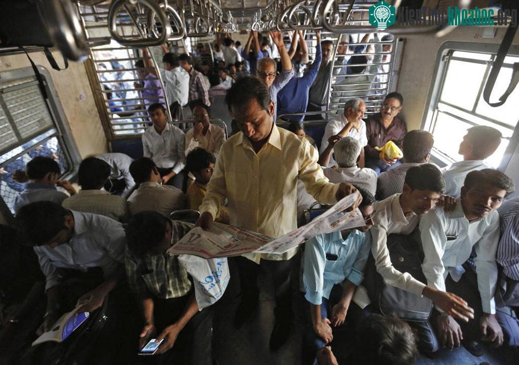 Chuyến tàu dừng nhiều điểm nhất của hãng Howrah-Amritsar Express, dừng 115 lần.