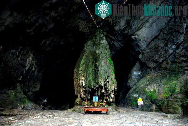 Hình ảnh Đụn Gạo ở động Hương Tích.