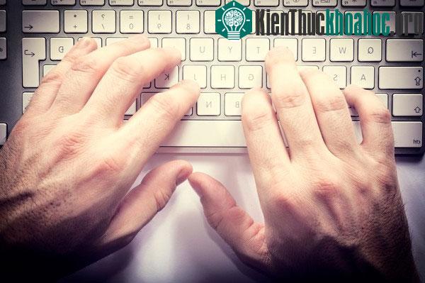 Đoán cảm xúc qua cách gõ bàn phím