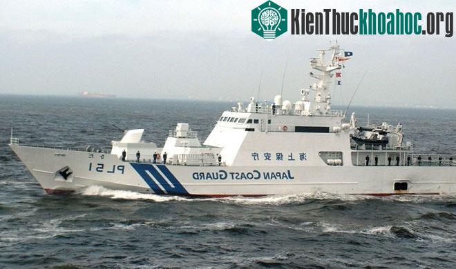 Trang bị vũ khí của cảnh sát biển mỗi nước được quy định khác nhau theo pháp luật nước sở tại.Trong ảnh là tàu tuần tra lớp Hida số hiệu PL 51 của Cảnh sát biển Nhật Bản. Vũ khí chính của tàu gồm 1...