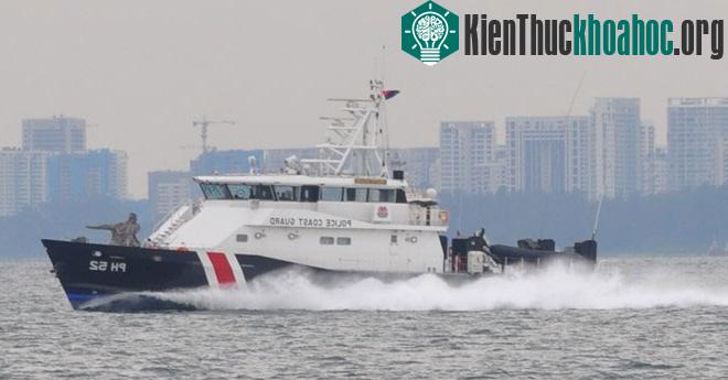 Eo biển Malacca là một khu vực khá nhức nhối về nạn cướp biển. Do đó, nhiệm vụ chống cướp biển của Cảnh sát biển các nước xung quanh eo biển này, gồm Cảnh sát biển Singapore, là khá nặng nề. Trang ...