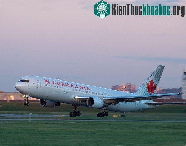 Những điều cần biết về việc sử dụng thiết bị điện tử trên máy bay