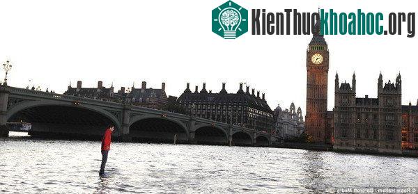 Tiết lộ bí mật trò ảo thuật đi trên mặt nước, lơ lửng trên không của ảo thuật gia