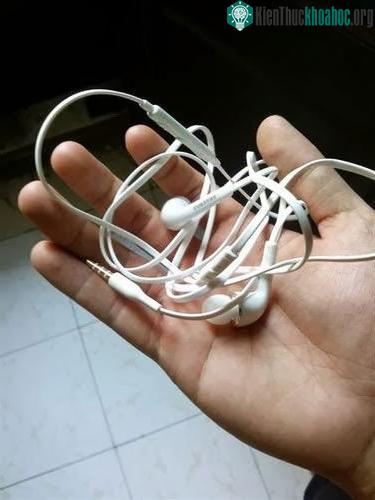 Làm sao để dây tai nghe không bị rối? ảnh 1