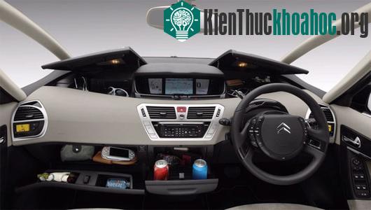 Trên Citroen C4 Grand Picasso 2007​