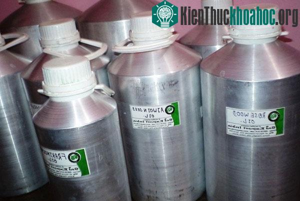Lọ đựng tinh dầu để sản xuất nước hoa Chanel