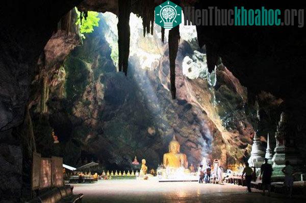 Những hang động "made in Vietnam" đẹp không kém hang Sơn Đoòng