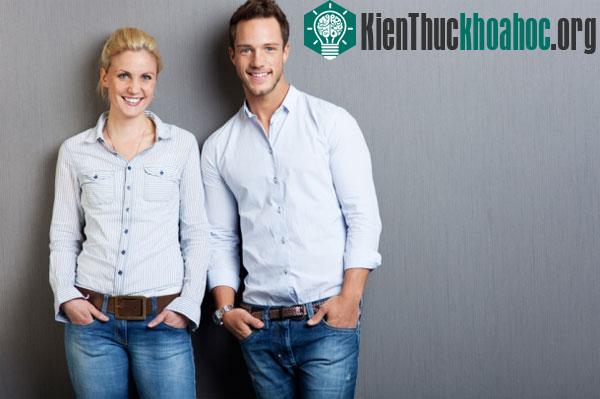 Vì sao vị trí cúc áo phụ nữ và nam giới ngược nhau?