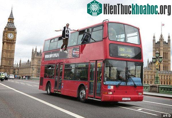 Tiết lộ bí mật trò ảo thuật đi trên mặt nước, lơ lửng trên không của ảo thuật gia