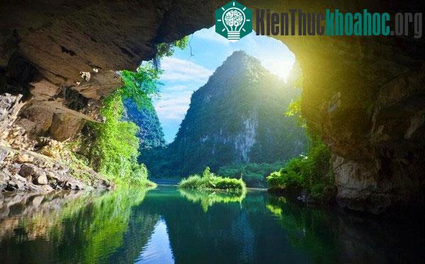 Những hang động "made in Vietnam" đẹp không kém hang Sơn Đoòng