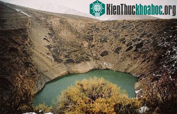 Câu chuyện về hai hố sụt được kể lại từ đó và người ta gọi đây là "nơi linh hồn khóc". Ngày nay, hai hố sụt trở thành một nơi thờ phụng thiêng liêng của dân địa phương.