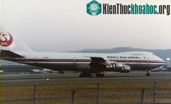 Chiếc máy bay xấu số được chụp trước đó 3 năm trước tai nạn - vào năm 1982.