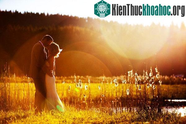 Chỉ cần tổ chức hôn lễ dưới ánh Mặt trời...