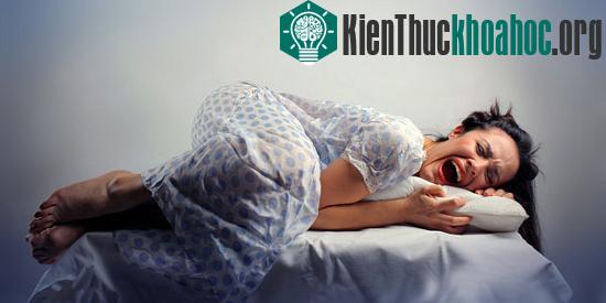 Giới chuyên gia bác bỏ khả năng bóng đè là hiện tượng siêu nhiên - (Ảnh: health.detik.com)