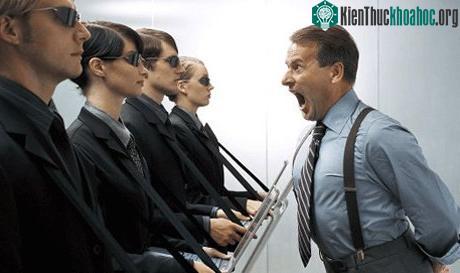 Nóng tính có thể trở thành lợi thế của các nhà quản lý khi họ phải cạnh tranh với các đồng nghiệp để leo lên chức vụ cao hơn. (Ảnh: Fox News)