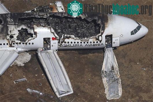 Chiếc Boeing 777-200ER của Asiana Airlines gặp tai nạn tại sân bay San Francisco năm ngoái