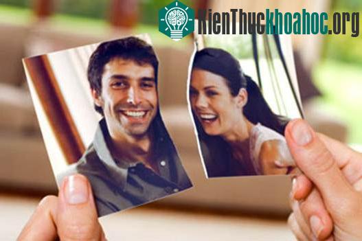 Việc mất đi "một nửa" hoặc thất tình gia tăng gấp đôi nguy cơ bị bệnh tim hoặc đột quỵ của một người. (Ảnh minh họa:&nbsp;womenworld.org)