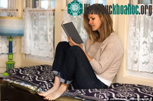 Các nhà khoa học đã phát hiện ra rằng đọc tiểu thuyết có thể sẽ thay đổi cuộc sống của bạn