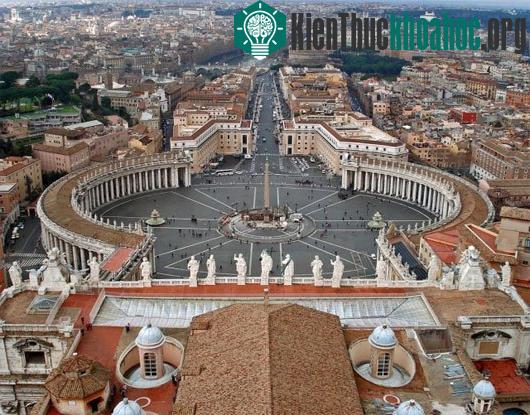 Vatican với quảng trường thánh Peter nhìn từ trên cao. (Ảnh: womenofgrace.com)