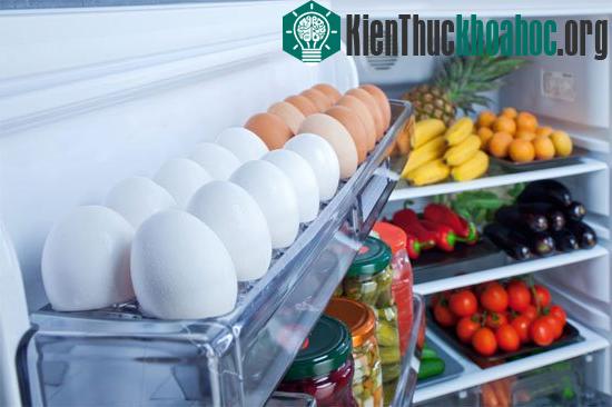 "Cách tốt nhất để bảo quản trứng là trong ngăn mát tủ lạnh hay bên ngoài, ở nhiệt độ phòng?"