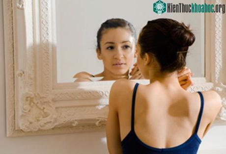 Hội chứng mặc cảm ngoại hình khiến nhiều người luôn cảm thấy