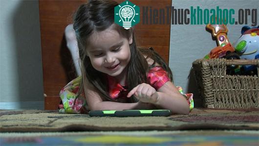 Alexis Martin, 3 tuổi, có thể đọc sách dành cho học sinh lớp 5 và nói tiếng Tây Ban Nha thành thạo. Với chỉ số IQ hơn 160, Martin mới trở thành thành viên của Mensa, tổ chức những người có chỉ số I...