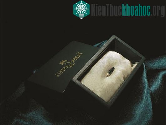 Cây bút chì nhỏ nhất thế giới thuộc sở hữu của nhà sản xuất văn phòng phẩm lâu đời nhất thế giới Faber-Castell