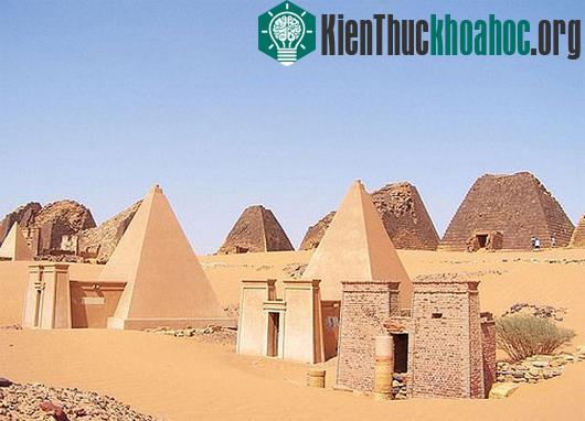 Các kim tự tháp Kush. (Ảnh:&nbsp;forums.graaam.com)