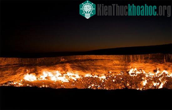 Sự thật đáng buồn về hố lửa vĩnh cửu