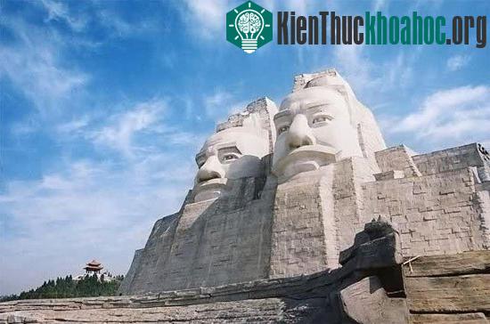 Choáng ngợp ngắm 7 bức tượng cao nhất thế giới