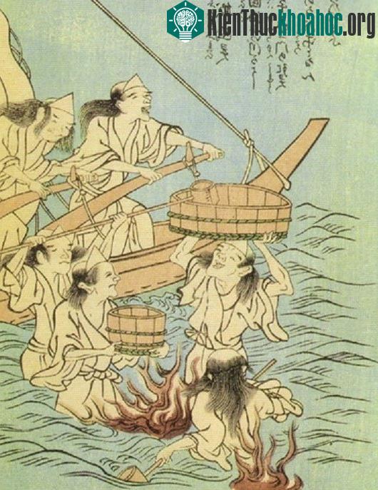 Funayūrei thường hỏi xin một chiếc thùng rồi dùng nó làm vũ khí nhấn chìm cả một con tàu