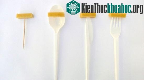 Pho-mát sẽ đem đến cho bạn một cảm nhận hoàn toàn mới khi dùng dụng cụ bằng nhựa.