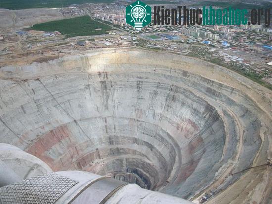 Khám phá mỏ kim cương khổng lồ lớn thứ 2 thế giới ảnh 3