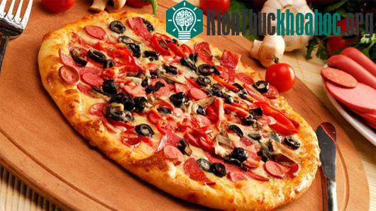 Nên ăn Pizza bằng dao và dĩa