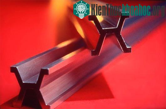 Hình ảnh thước platinum tiết diện chữ X để kiểm định mét quốc tế​