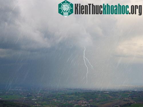 Năng lượng một tia sét nhỏ đủ nướng chín 100.000 ổ bánh mì