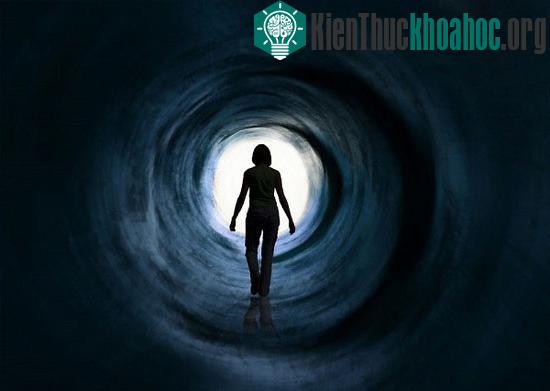 Những lý giải đầu tiên cho trải nghiệm cận chết